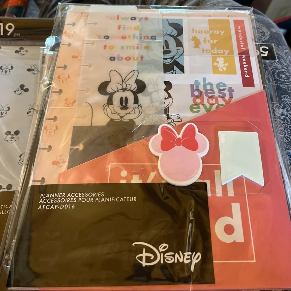NIB Disney The Happy Planner Minnie Mouse 100 Pcs Stickers& Planner Accessories